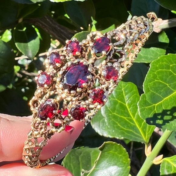 VINTAGE 14K YELLOW GOLD GARNET FILIGREE DESIGN BANGLE BRACELET CUSTOM UNIQUE - Picture 2 of 16